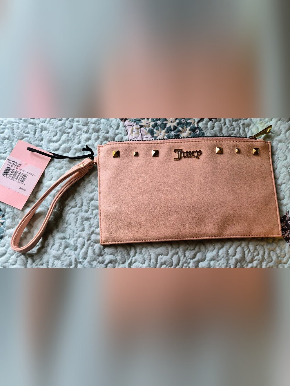 New With Tags Juicy Couture "Macaroon All Out Of Love Wristlet"